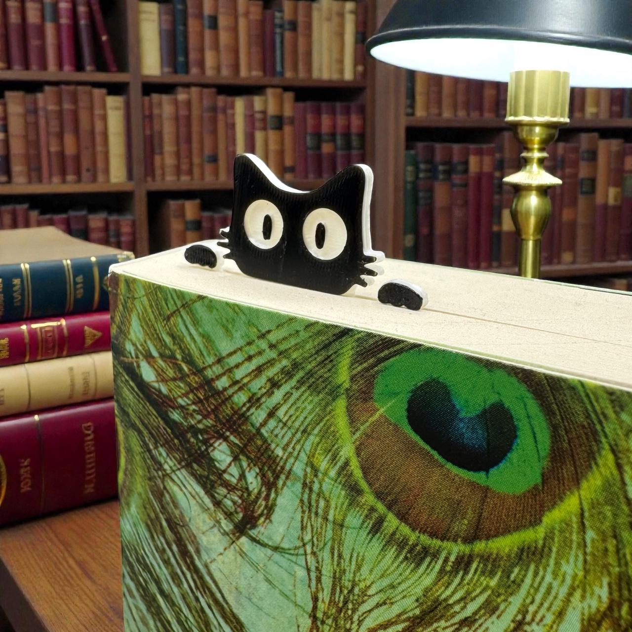 Custom Bookmark with Peeking Black Cat Design, Personalized Name or Phrase, Reading Accessory